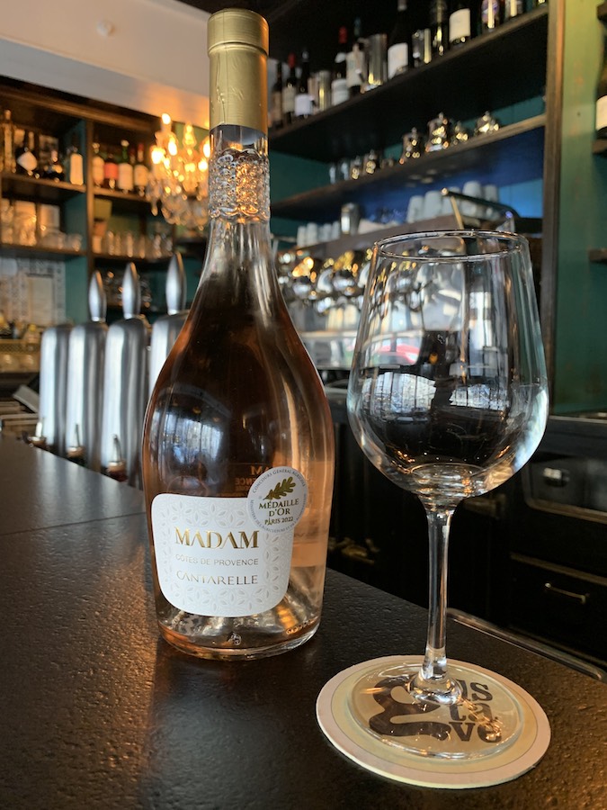 vin rosé Gustave restaurant Neuilly